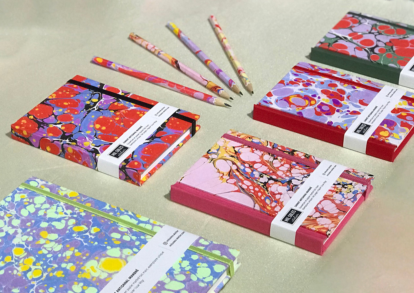 Journal marbré - jaune, rouge et bleu