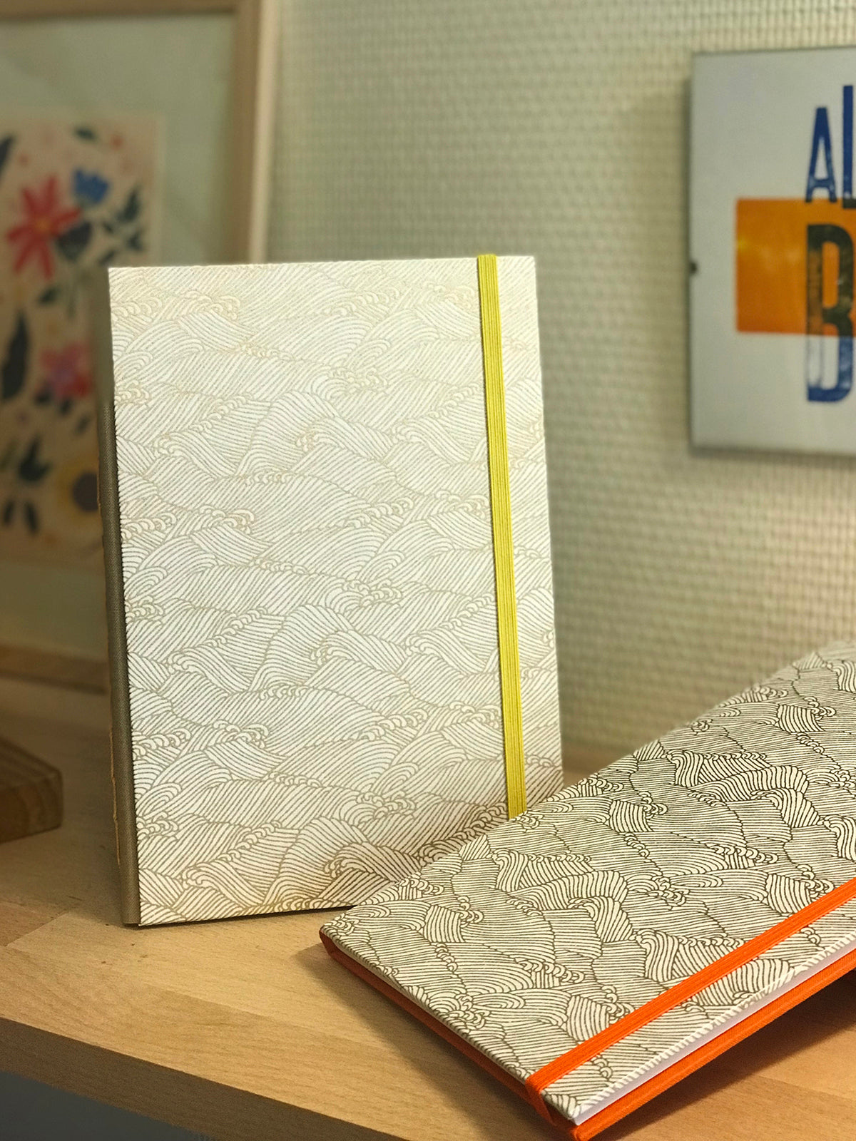 Journal motif à vagues