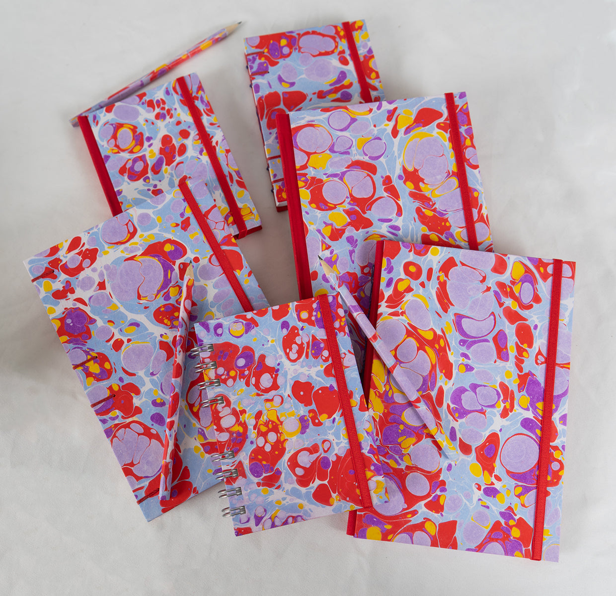 Journal marbré - rouge et violet