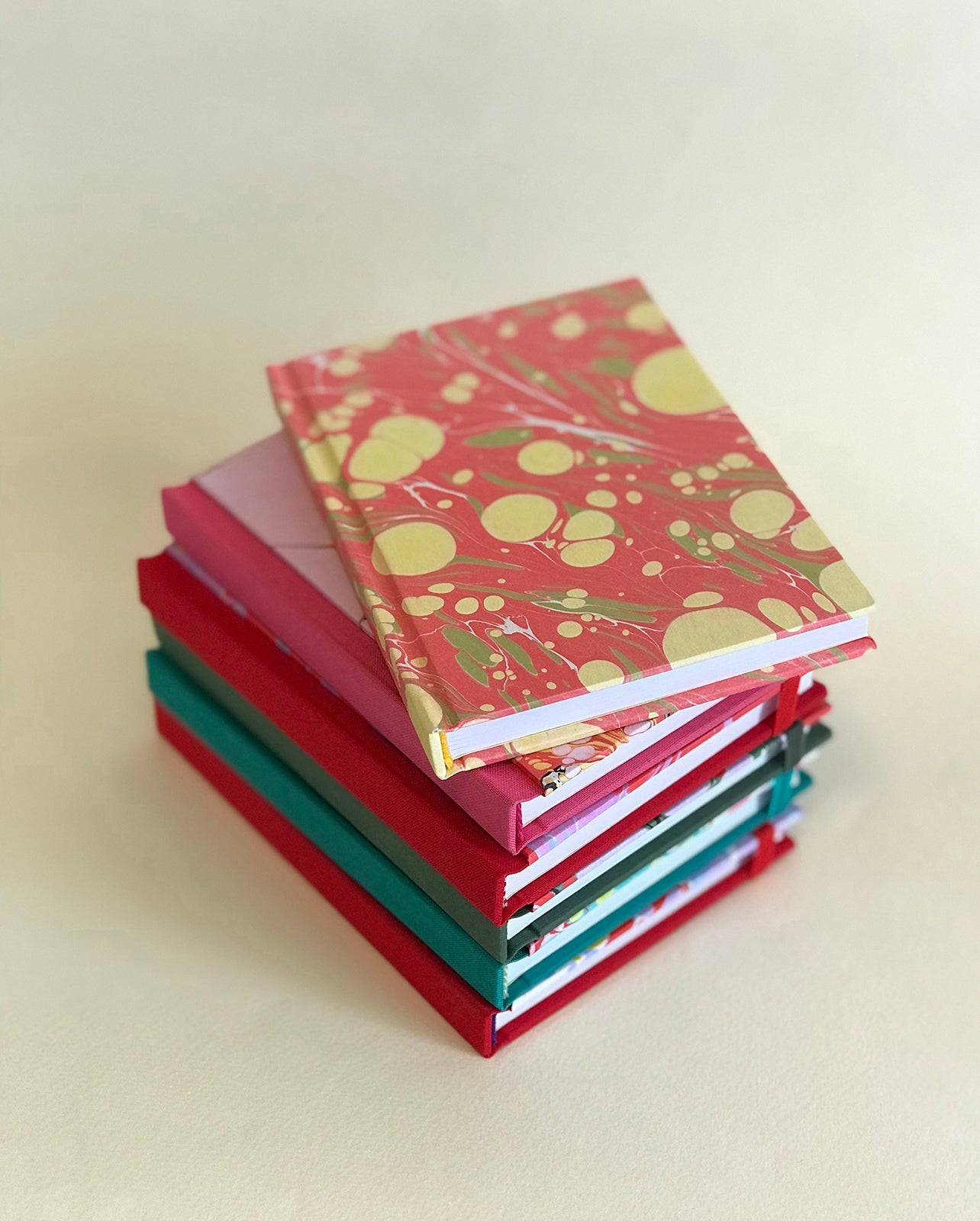 Carnet de notes marbré - rose et jaune pâle