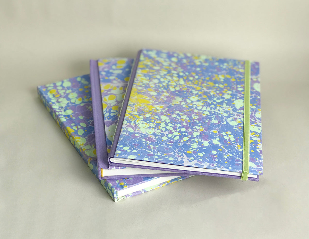 Carnets grands lilas et vert fluo