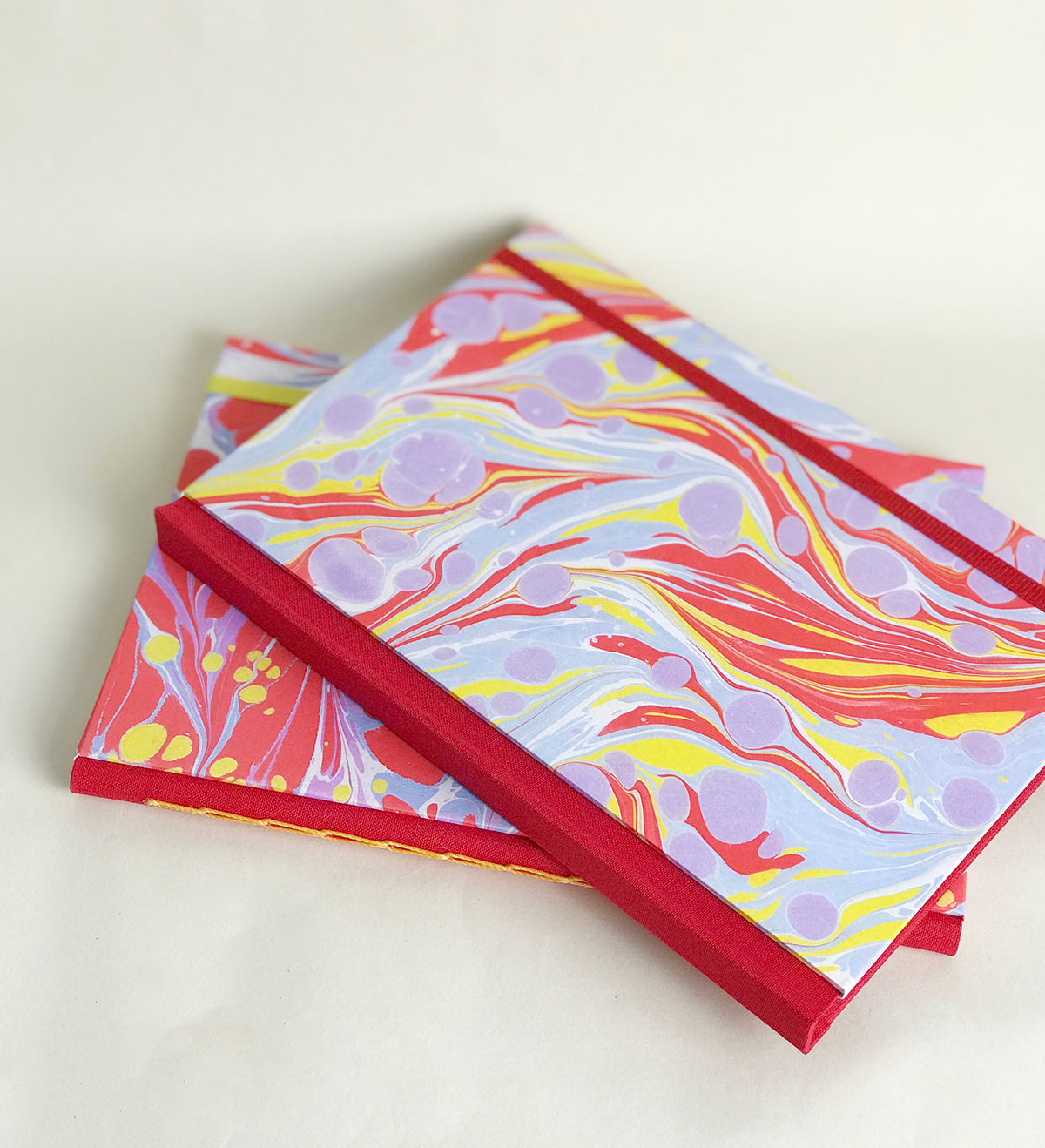 Carnet de notes marbré A5 - Rouge, jaune et lilas