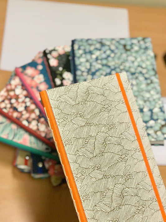 Journal motif à vagues