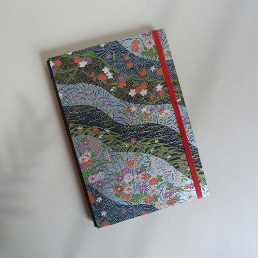 Journal motif dunes noires et argentées